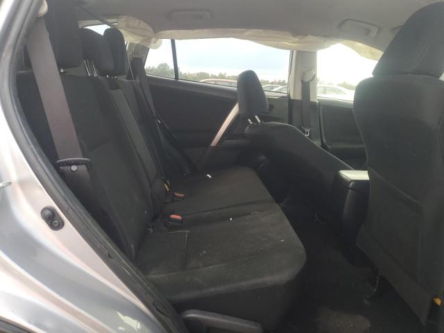 JTMBFREV6JJ193623 - 2018 TOYOTA RAV4 LE Srebrny zdjęcie 11