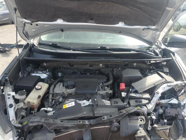 JTMBFREV6JJ193623 - 2018 TOYOTA RAV4 LE Srebrny zdjęcie 12