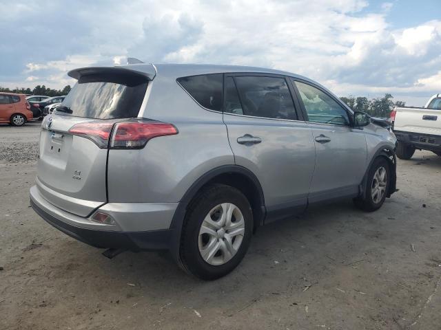 JTMBFREV6JJ193623 - 2018 TOYOTA RAV4 LE Srebrny zdjęcie 3