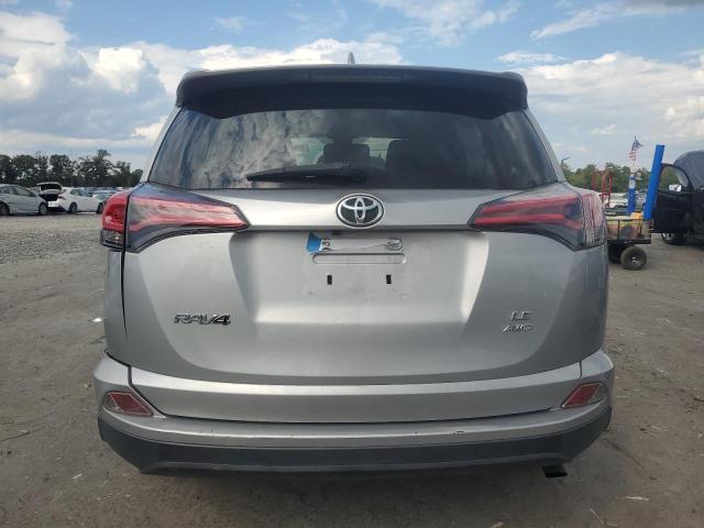 JTMBFREV6JJ193623 - 2018 TOYOTA RAV4 LE Srebrny zdjęcie 6