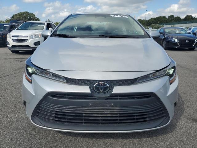 5YFB4MDE5PP030539 - 2023 TOYOTA COROLLA LE SILVER photo 5