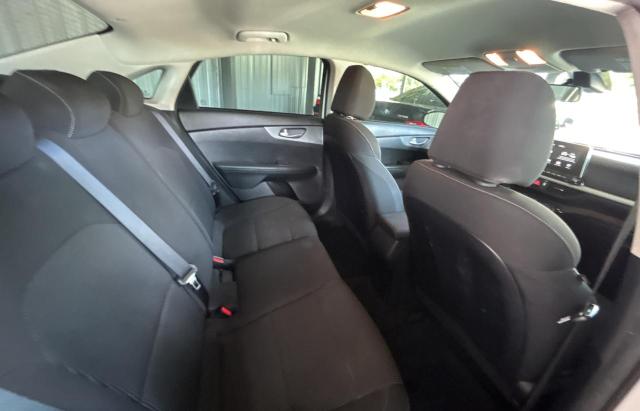 3KPF24AD4KE040508 - 2019 KIA FORTE FE Ақ фото 6