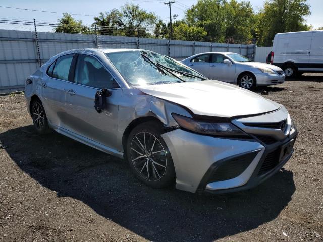 4T1G11BK3PU081560 - 2023 TOYOTA CAMRY SE NIGHT SHADE SILVER photo 4