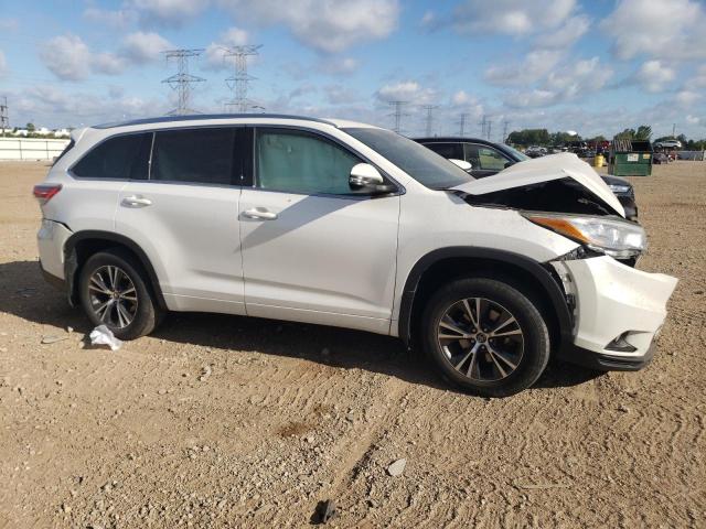 5TDJKRFH7GS318656 - 2016 TOYOTA HIGHLANDER XLE 白色 照片 4