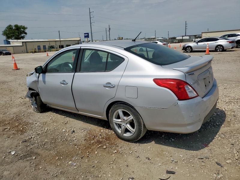 3N1CN7AP2KL857397 - 2019 NISSAN VERSA S Srebrny zdjęcie 2