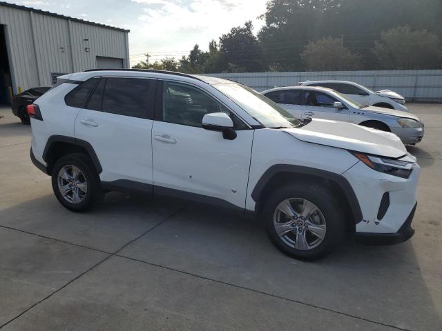 2T3W1RFV5PW248202 - 2023 TOYOTA RAV4 XLE 白色 照片 4