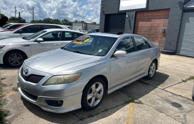 4T1BF3EK9AU099412 - 2010 TOYOTA CAMRY BASE SILVER photo 2