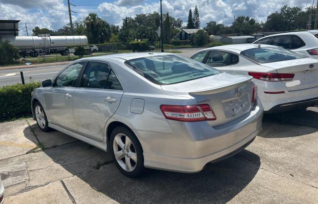 4T1BF3EK9AU099412 - 2010 TOYOTA CAMRY BASE SILVER photo 3