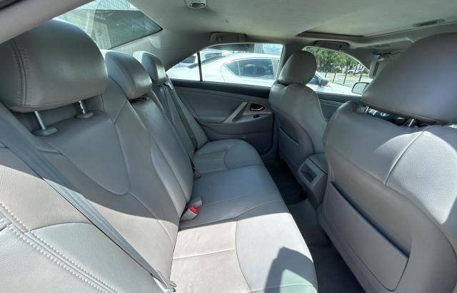 4T1BF3EK9AU099412 - 2010 TOYOTA CAMRY BASE SILVER photo 6