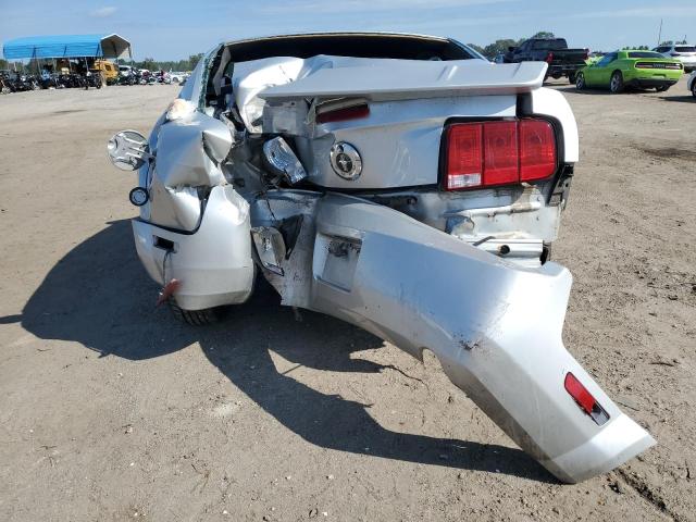 1ZVHT80N785158304 - 2008 FORD MUSTANG SILVER photo 6