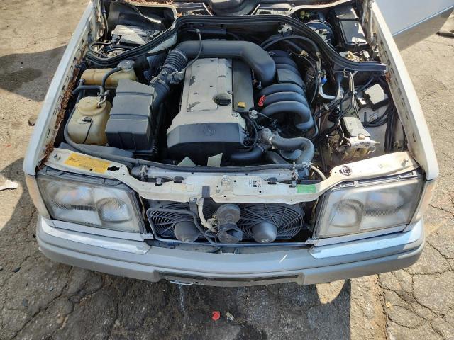 WDBEA32E6SC263753 - 1995 MERCEDES-BENZ E 320 BASE WHITE photo 11