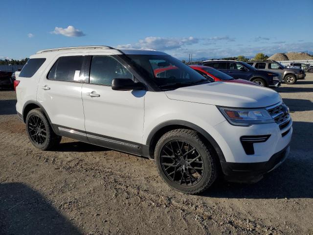 1FM5K7D85JGB44768 - 2018 FORD EXPLORER XLT WHITE photo 4