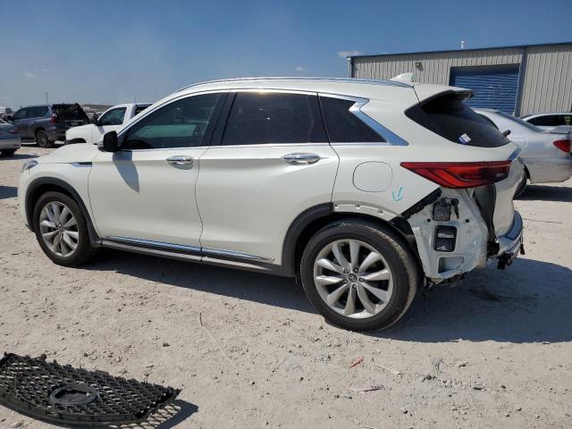 3PCAJ5M14KF115237 - 2019 INFINITI QX50 ESSENTIAL WHITE photo 2