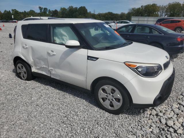 KNDJN2A23F7226812 - 2015 KIA SOUL WHITE photo 4