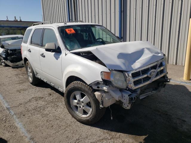 1FMCU0D70AKD22339 - 2010 FORD ESCAPE XLT WHITE photo 4