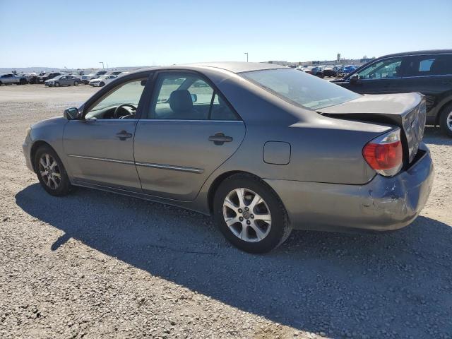 JTDBF32K550161622 - 2005 TOYOTA CAMRY LE GRAY photo 2