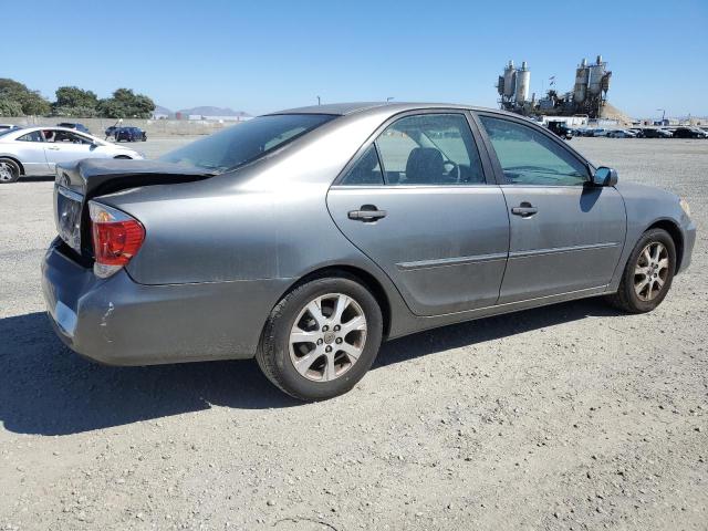 JTDBF32K550161622 - 2005 TOYOTA CAMRY LE GRAY photo 3