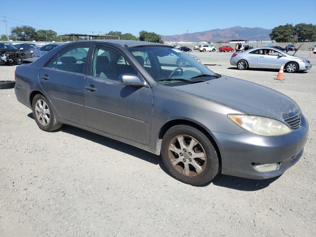 JTDBF32K550161622 - 2005 TOYOTA CAMRY LE GRAY photo 4