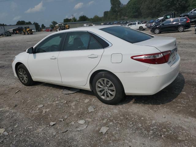 4T1BF1FKXGU165512 - 2016 TOYOTA CAMRY LE WHITE photo 2