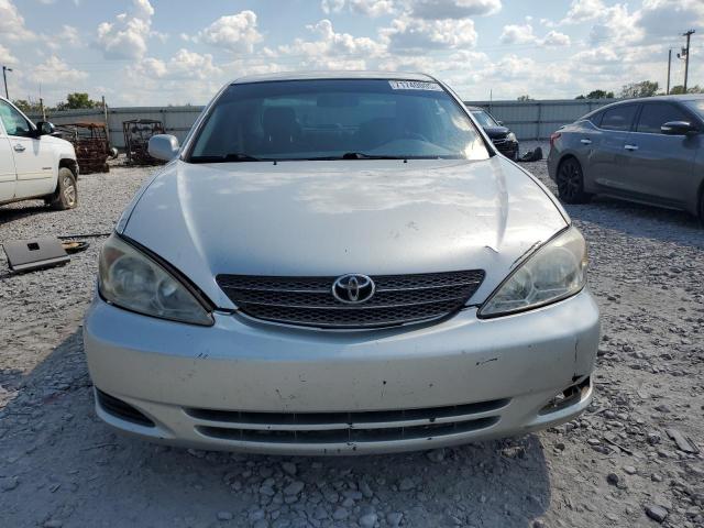 4T1BF32K04U586247 - 2004 TOYOTA CAMRY LE 银色 照片 5
