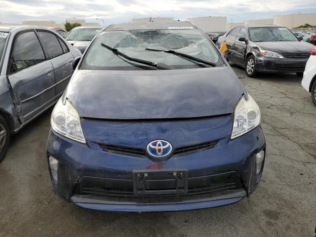 JTDKN3DU3F1970811 - 2015 TOYOTA PRIUS BLUE photo 5