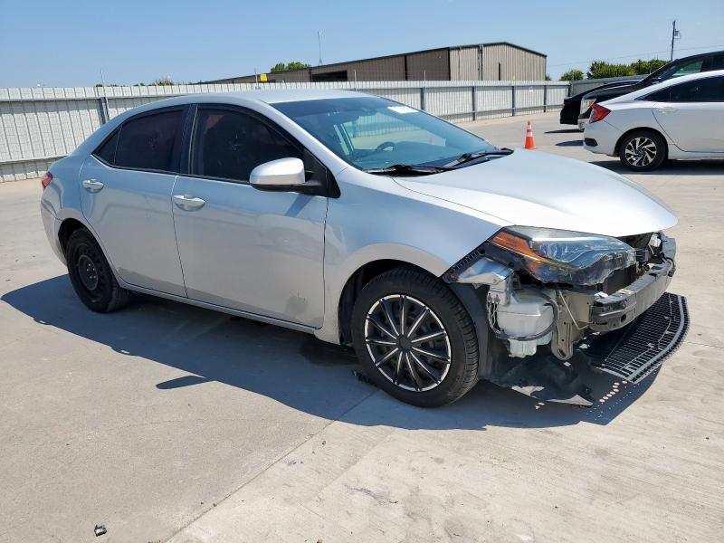 5YFBURHE0JP790196 - 2018 TOYOTA COROLLA L SILVER photo 4