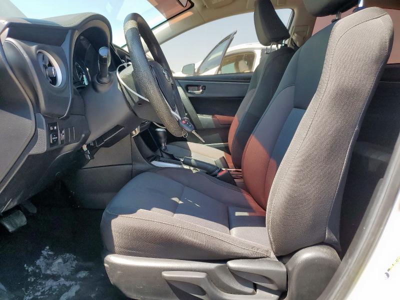 5YFBURHE0JP790196 - 2018 TOYOTA COROLLA L SILVER photo 7