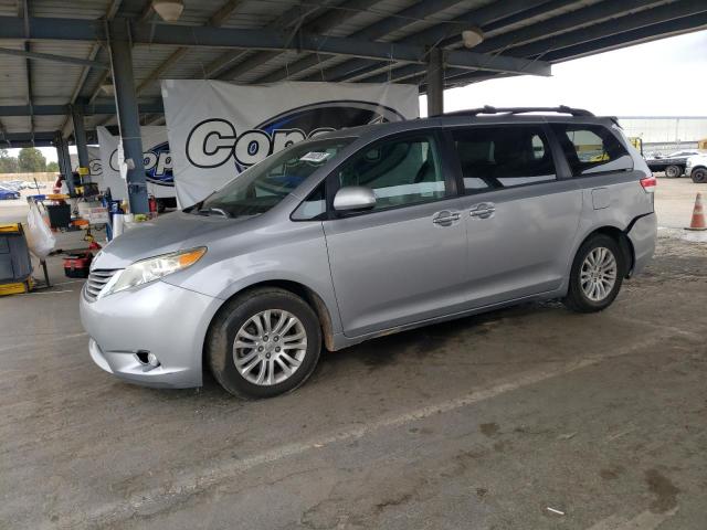 2014 TOYOTA SIENNA XLE, 