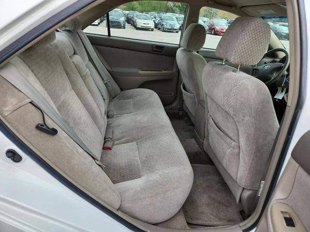 4T1BF32K64U073004 - 2004 TOYOTA CAMRY LE WHITE photo 10