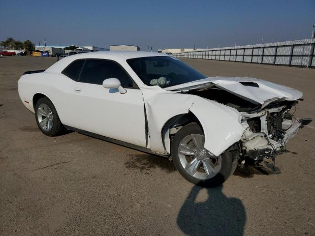 2C3CDZAG4GH300474 - 2016 DODGE CHALLENGER SXT WHITE photo 4