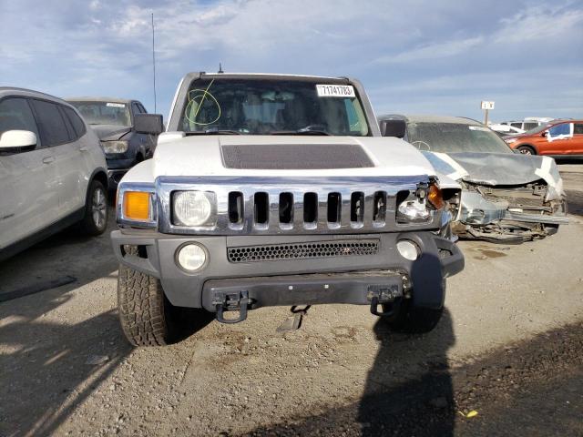 5GTDN136X68208298 - 2006 HUMMER H3 WHITE photo 5