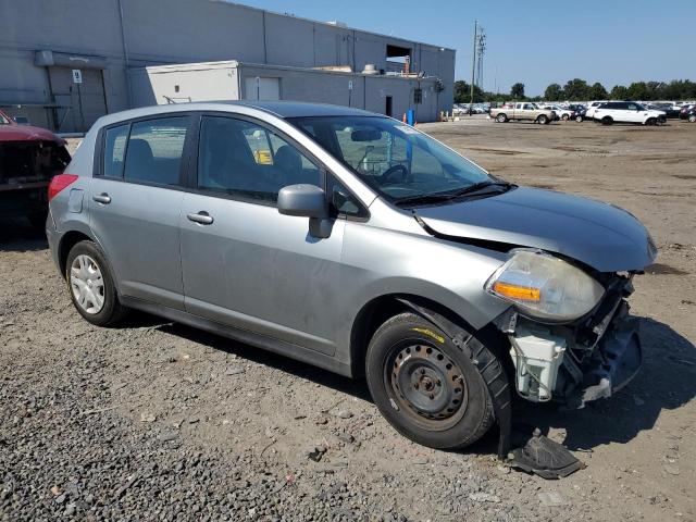 3N1BC1CP7BL465009 - 2011 NISSAN VERSA S SILVER photo 4
