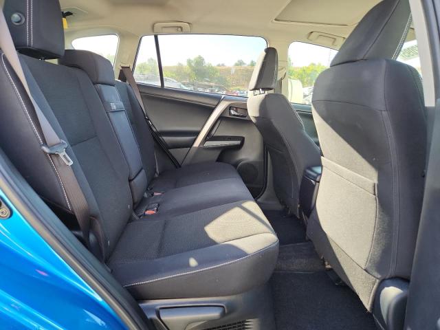JTMRJREV5JD177988 - 2018 TOYOTA RAV4 HV LE Blau Foto 11