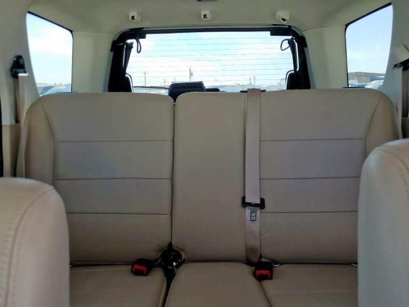 1FMCU0DG2BKA69557 - 2011 FORD ESCAPE XLT WHITE photo 10