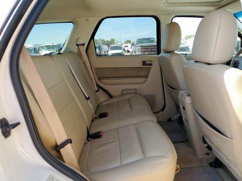 1FMCU0DG2BKA69557 - 2011 FORD ESCAPE XLT WHITE photo 11