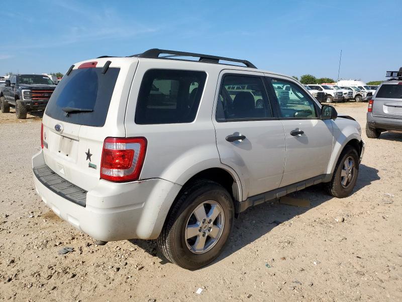 1FMCU0DG2BKA69557 - 2011 FORD ESCAPE XLT WHITE photo 3