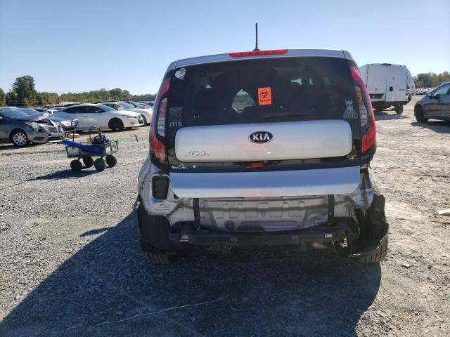 KNDJN2A20H7436285 - 2017 KIA SOUL SILVER photo 6