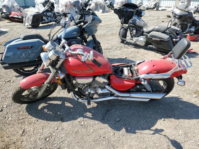 JH2RC4300TM201970 - 1996 HONDA VF750 C RED photo 3