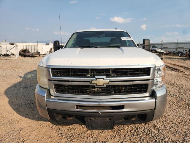 1GCHK29KX7E589715 - 2007 CHEVROLET SILVERADO K2500 HEAVY DUTY WHITE photo 5