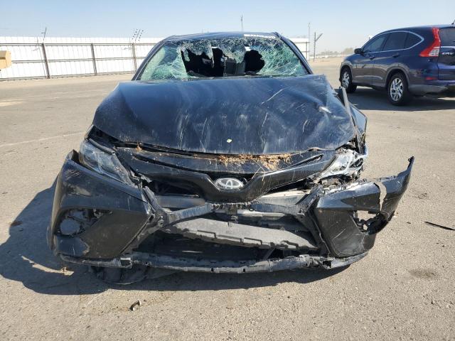 4T1B11HK2JU093627 - 2018 TOYOTA CAMRY L BLACK photo 5