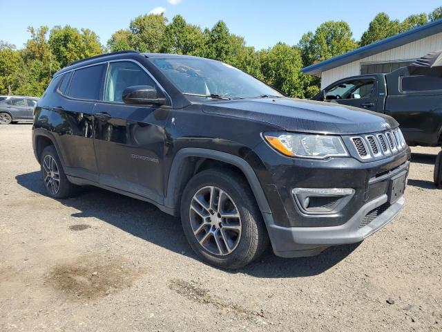 3C4NJDBB7HT672256 - 2017 JEP COMPASS LATITUDE შავი ფოტო 4