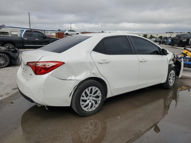 5YFBURHE4JP800678 - 2018 TOYOTA COROLLA L WHITE photo 3
