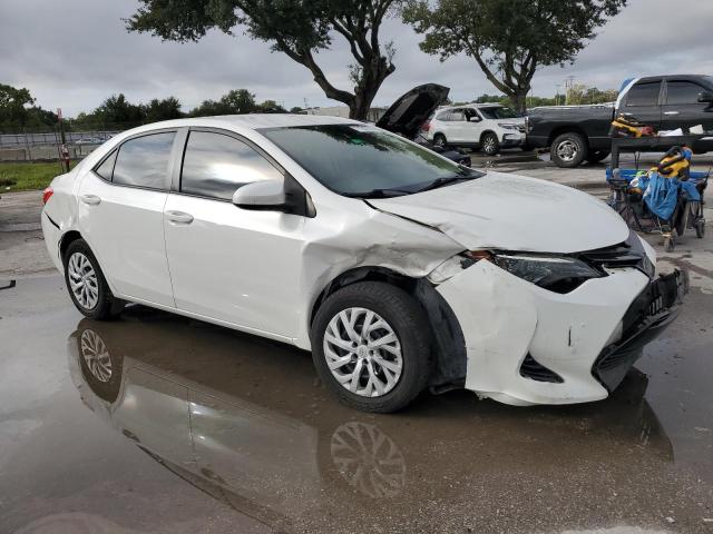 5YFBURHE4JP800678 - 2018 TOYOTA COROLLA L WHITE photo 4