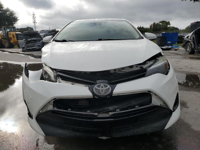 5YFBURHE4JP800678 - 2018 TOYOTA COROLLA L WHITE photo 5