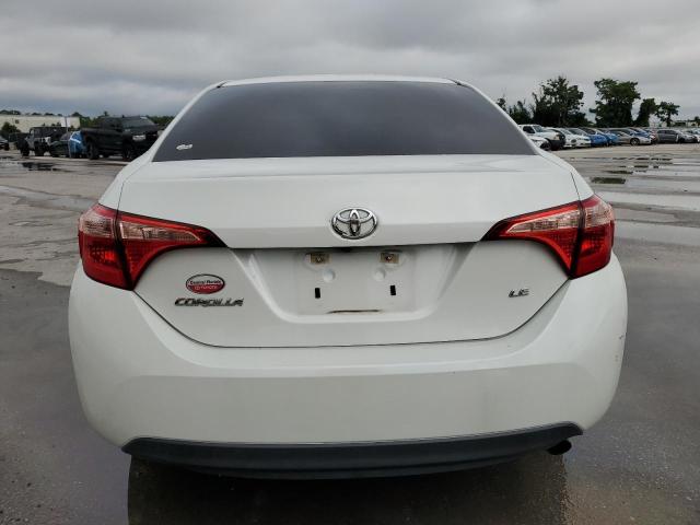 5YFBURHE4JP800678 - 2018 TOYOTA COROLLA L WHITE photo 6