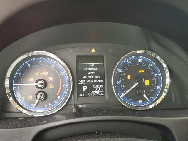 5YFBURHE4JP800678 - 2018 TOYOTA COROLLA L WHITE photo 9