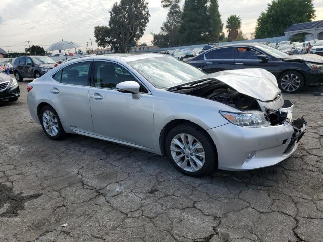 JTHBW1GG2D2009422 - 2013 LEXUS ES 300H SILVER photo 4