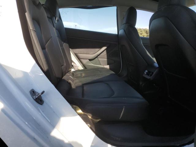 5YJ3E1EA8JF018352 - 2018 TESLA MODEL 3 Biały zdjęcie 10