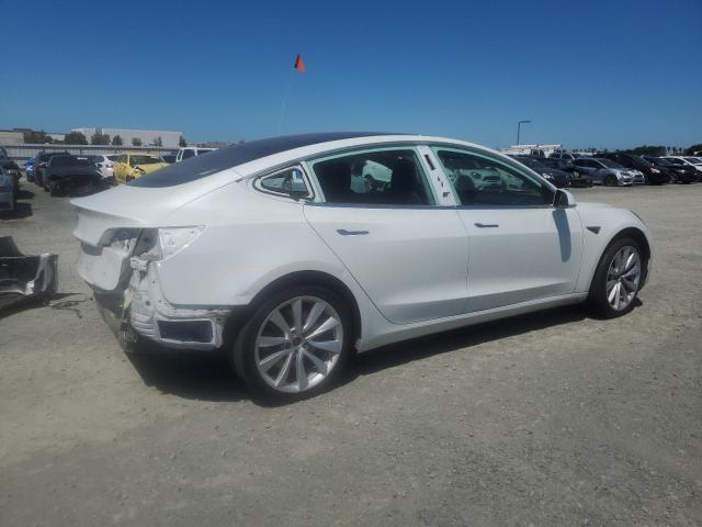 5YJ3E1EA8JF018352 - 2018 TESLA MODEL 3 Biały zdjęcie 3