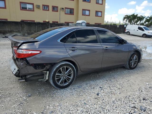 4T1BF1FK9FU052780 - 2015 TOYOTA CAMRY LE Сірий фото 3